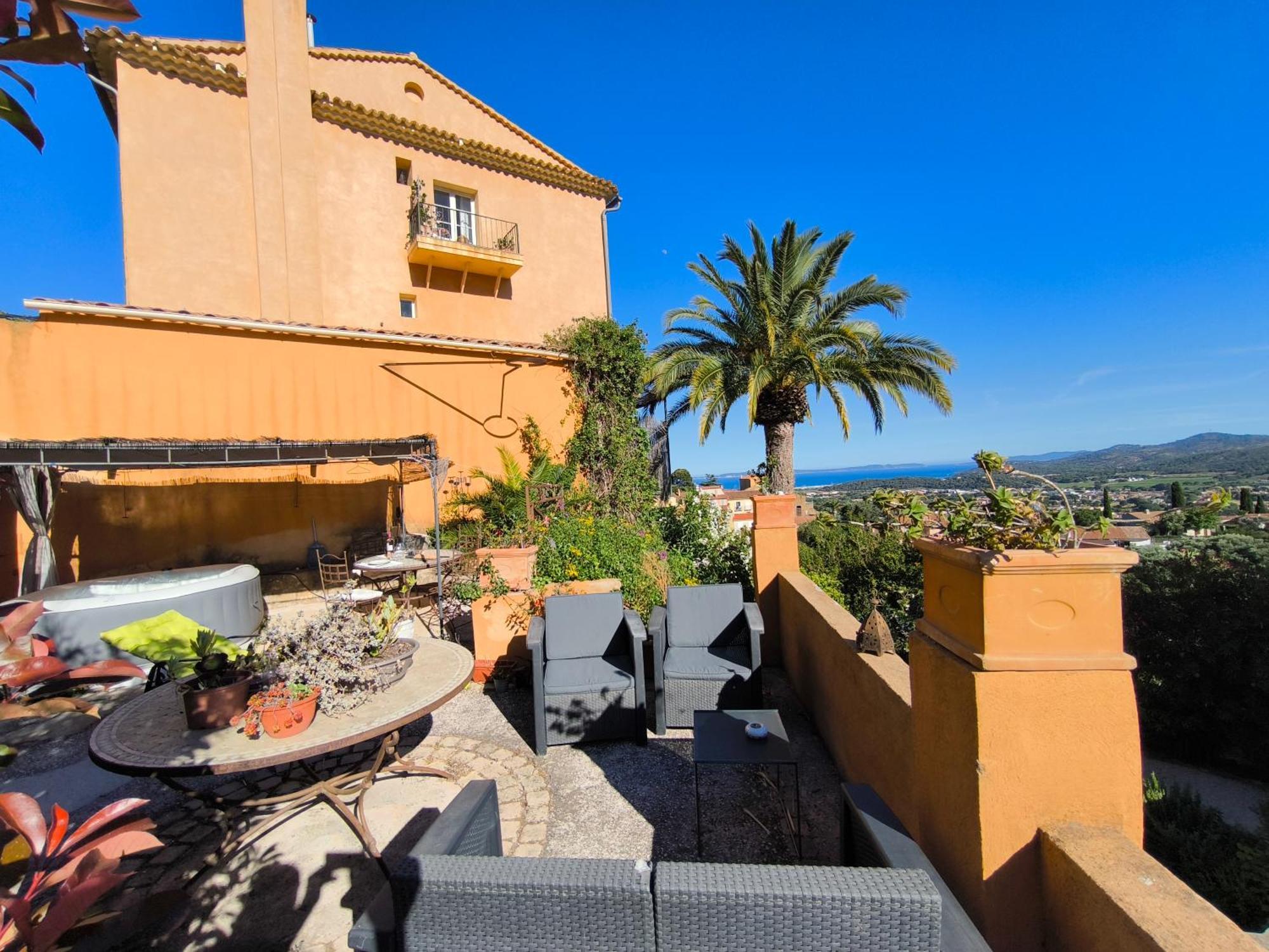 Love-Room Discret 40 M2 Bormes Les Mimosas Village Avec Terrasse Εξωτερικό φωτογραφία