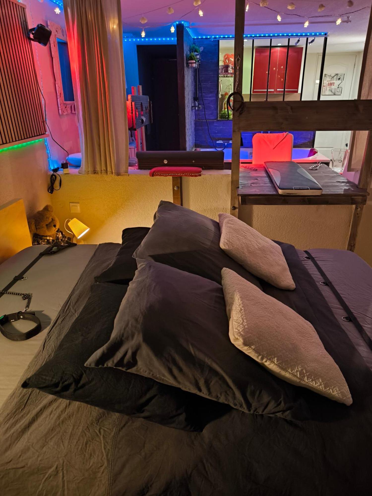 Love-Room Discret 40 M2 Bormes Les Mimosas Village Avec Terrasse Εξωτερικό φωτογραφία