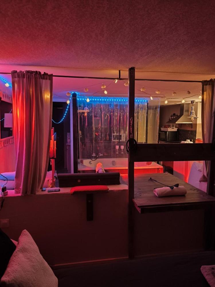 Love-Room Discret 40 M2 Bormes Les Mimosas Village Avec Terrasse Εξωτερικό φωτογραφία