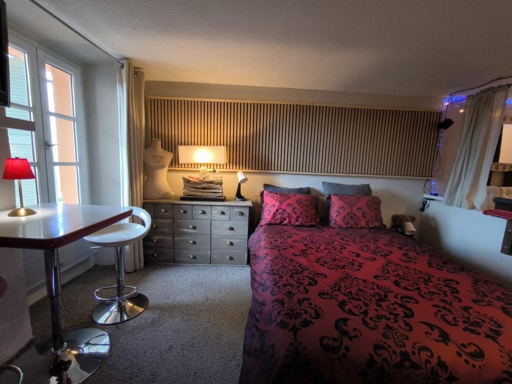Love-Room Discret 40 M2 Bormes Les Mimosas Village Avec Terrasse Εξωτερικό φωτογραφία